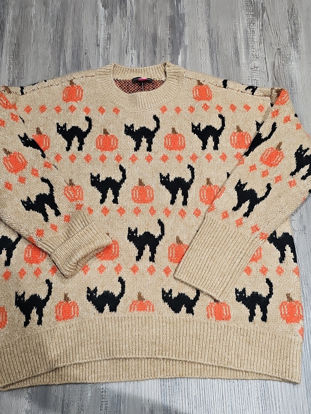 Vince Camuto Beige Sweater with Black Cat & Orange Pumpkin Motif